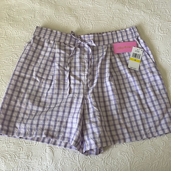 Riley & Rae Women’s plaid Lightweight Lilac Petal Shorts Size M NWT - Picture 1 of 11